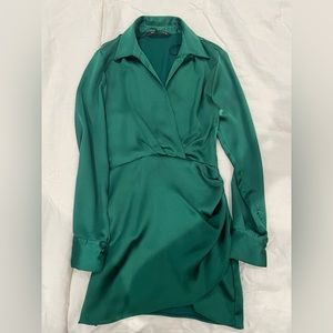 Emerald green satin effect dress super flattering